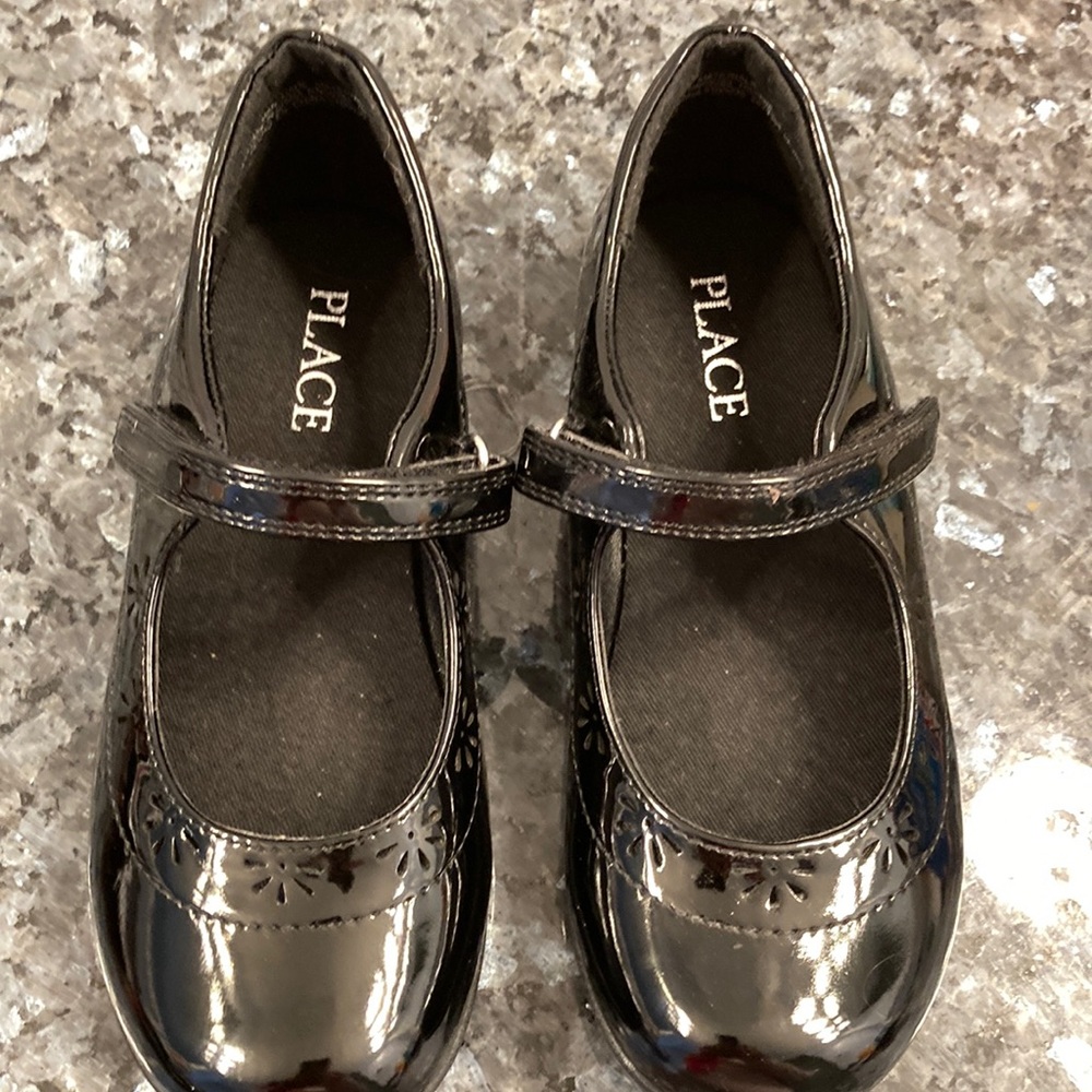 Girls shoes